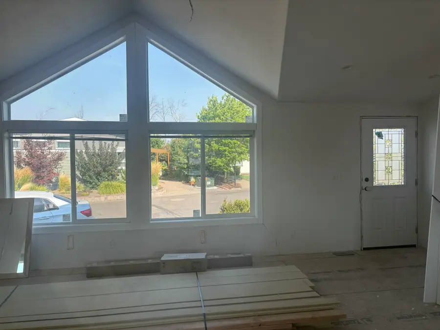 333 Mountain View Drive #165, Talent, OR 97540 - Image #3