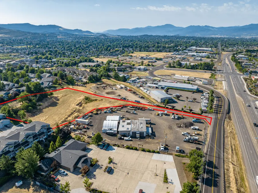 1528 Skyhawk, Medford, OR 97504 - Image #2