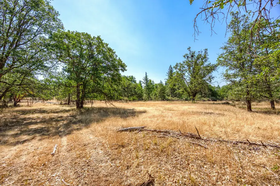 TL 800 Monument, Grants Pass, OR 97526 - Image #2