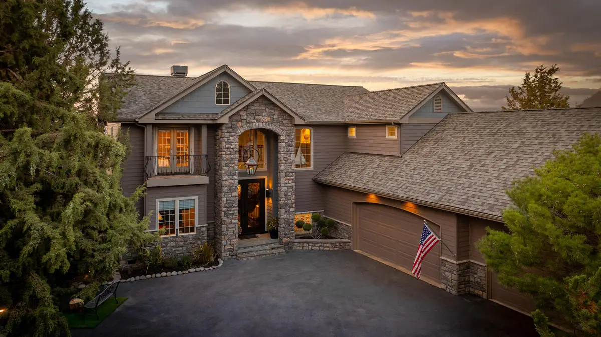 3209 NW Fairway Heights, Bend, OR 97703 - Image #1