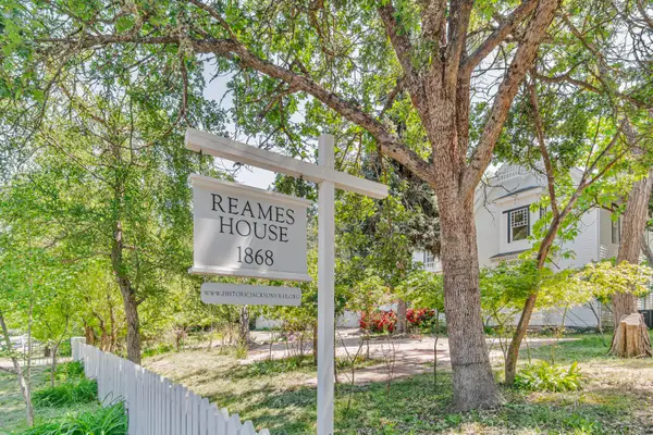 540 E California, Jacksonville, OR 97530