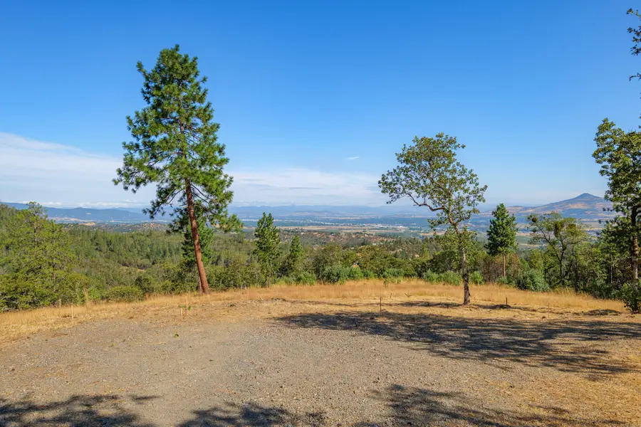 1018 Coleman Hills, Medford, OR 97501 - Image #2