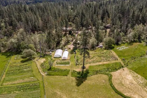 2860 E Fork, Williams, OR 97544