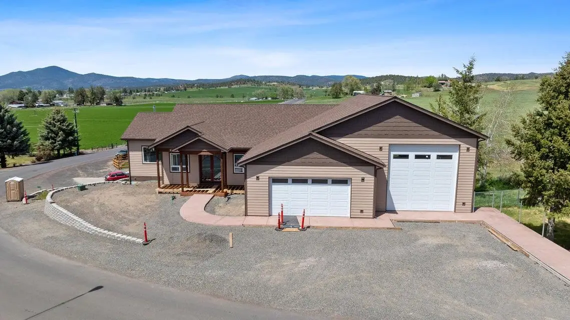 3248 NE Yellowpine, Prineville, OR 97754 - Image #1