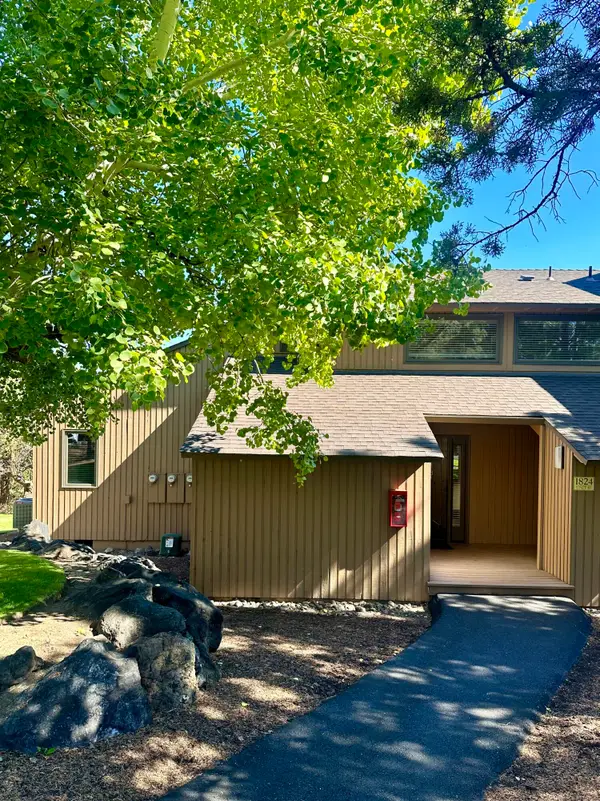 1824 Redtail Hawk, Redmond, OR 97756