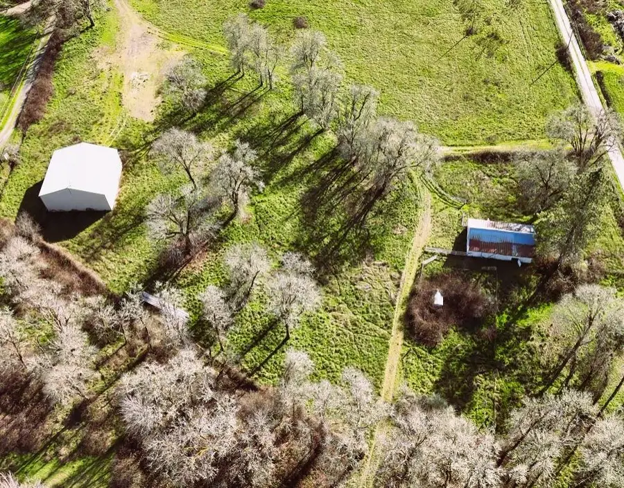 700 Sunny Glen Way, Wolf Creek, OR 97497 - Image #3