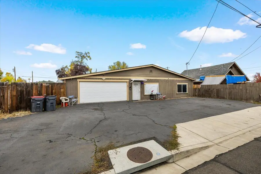 340 Freeman, Central Point, OR 97502 - Image #2