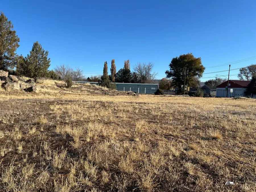 Market, Bonanza, OR 97623 - Image #2