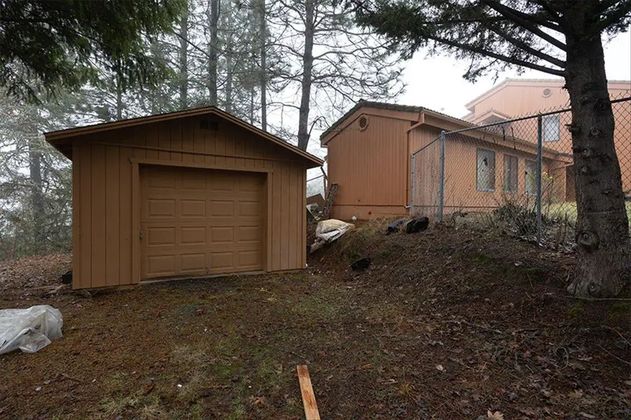 5449 Hugo, Grants Pass, OR 97526 - Image #2