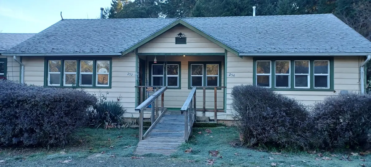 252 5th, Glendale, OR 97442 - Image #1