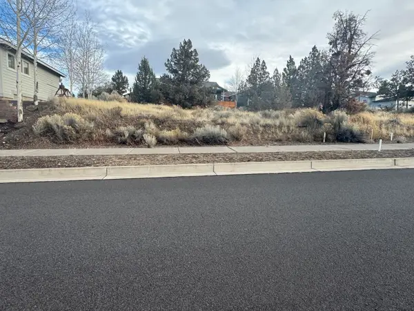 SE Larkspur, Madras, OR 97741