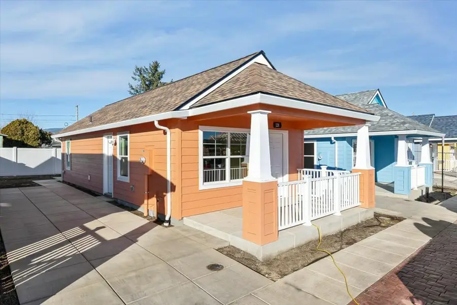 202 New Spirit, Medford, OR 97501 - Image #2