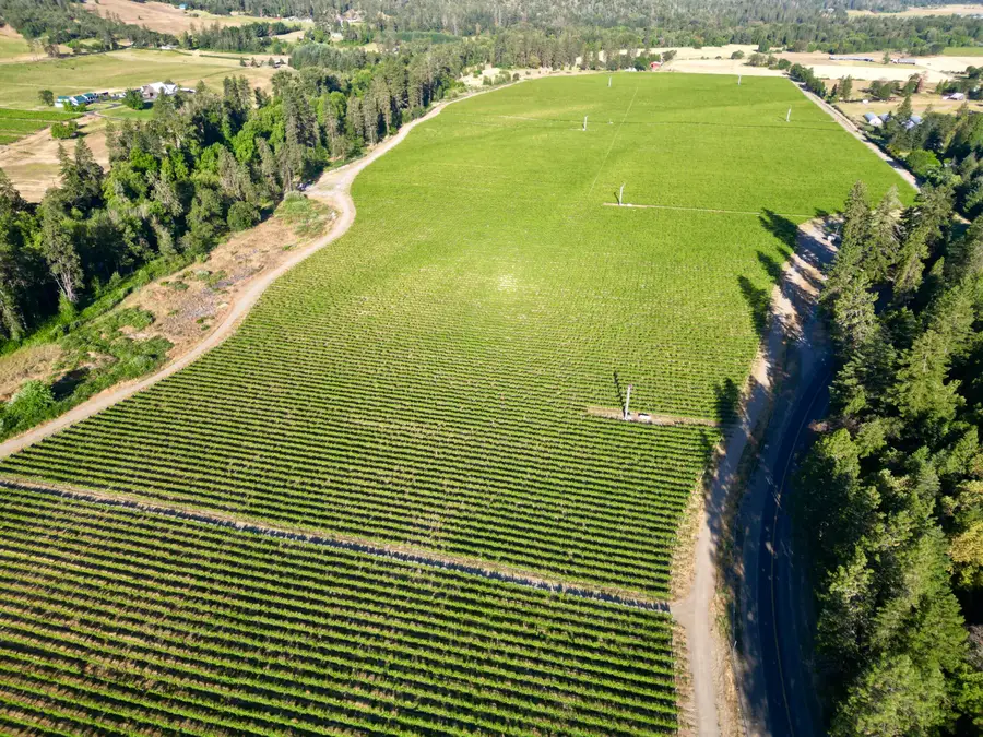 18485 N Applegate, Grants Pass, OR 97527 - Image #2