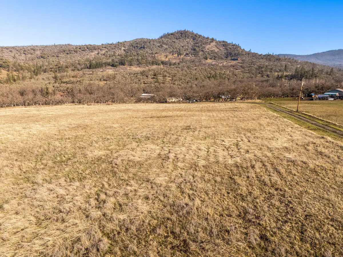 4477 E Antelope Road, Eagle Point, OR 97524 - Image #1