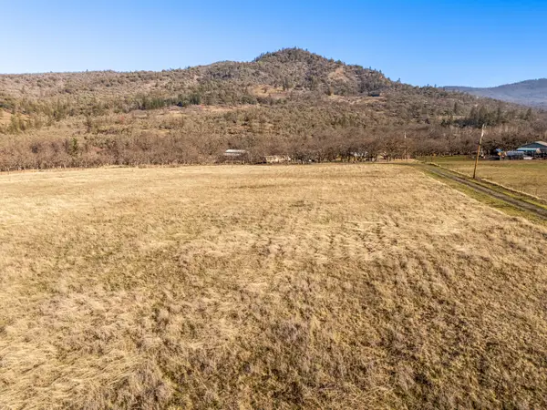 4477 E Antelope, Eagle Point, OR 97524