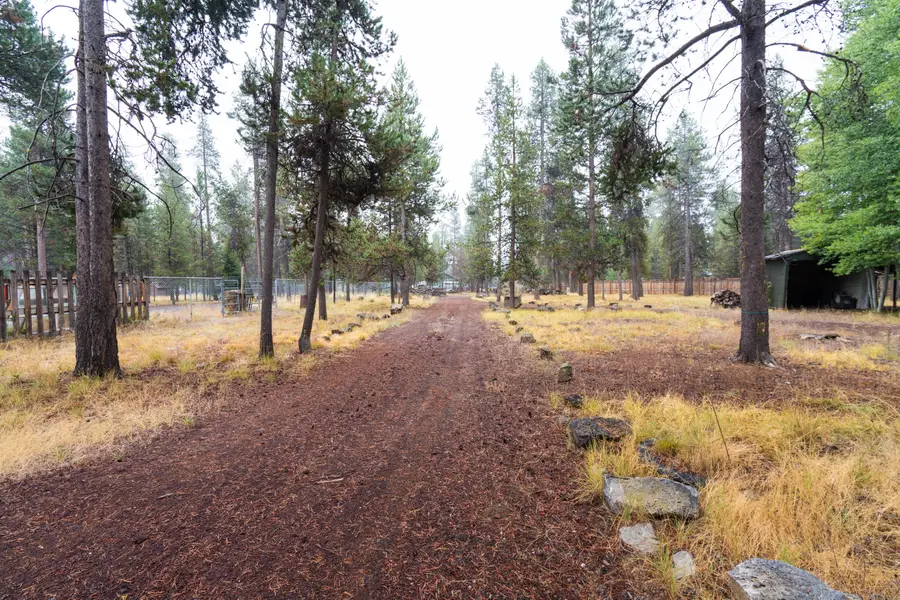 17024 Helbrock, Bend, OR 97707 - Image #2