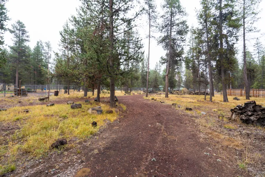 17024 Helbrock, Bend, OR 97707 - Image #3