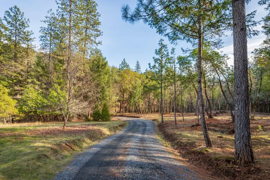 1224 W Jones Creek, Grants Pass, OR 97526 - Image #3