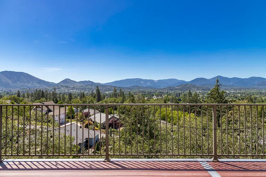 1893 NW Sunview, Grants Pass, OR 97526 - Image #3