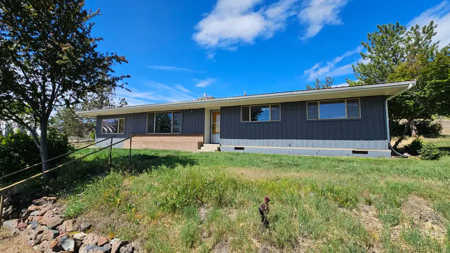 303 NW Poplar Street, Madras, OR 97741 - #2