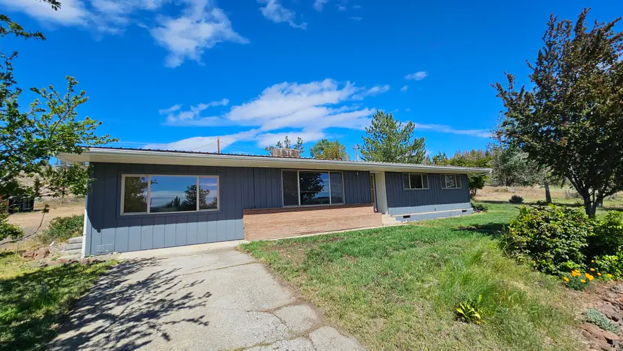 303 NW Poplar Street, Madras, OR 97741 - #3