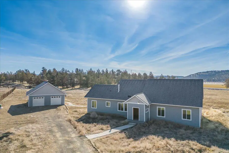 8905 NW Elizabeth, Prineville, OR 97754 - Image #2