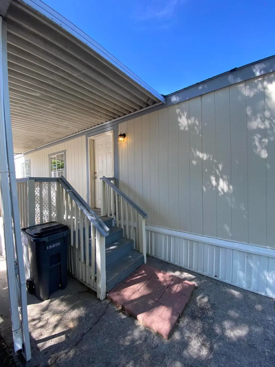 2385 Table Rock Rd, Medford, OR 97501 - Image #3