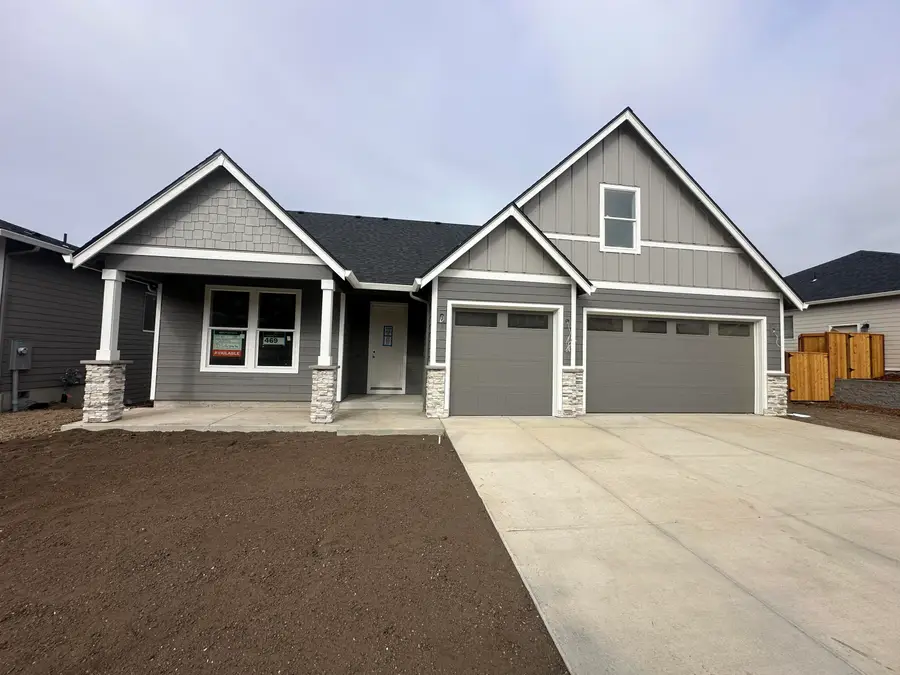 107 Butte Springs, Eagle Point, OR 97524 - Image #2