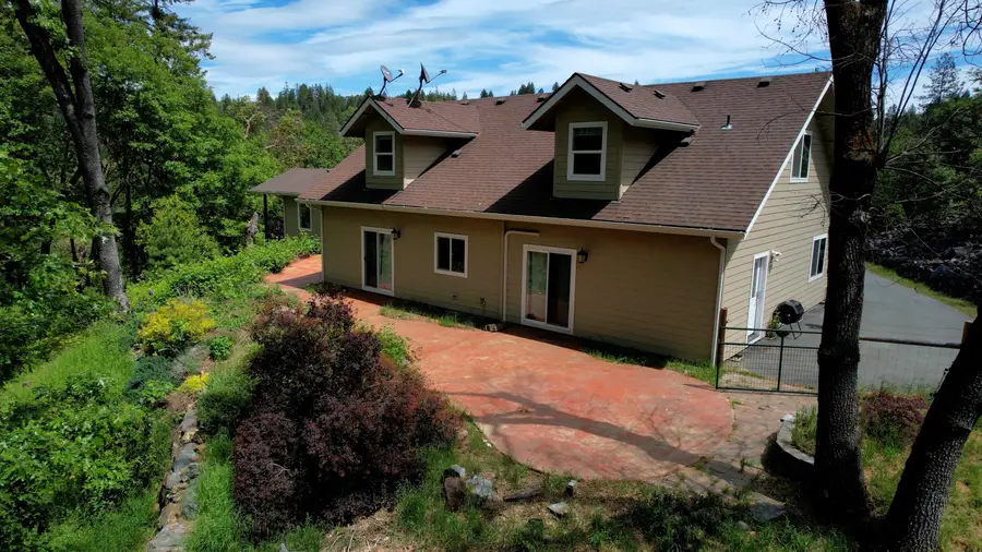10523 Lower River, Grants Pass, OR 97526 - Image #2
