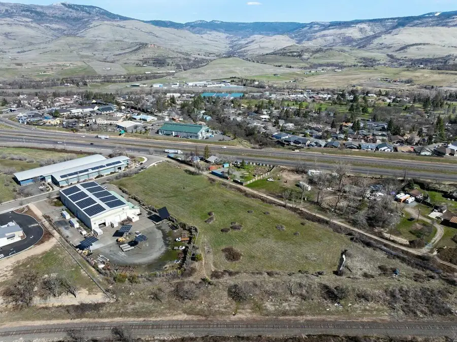 799 E Jefferson, Ashland, OR 97520 - Image #3