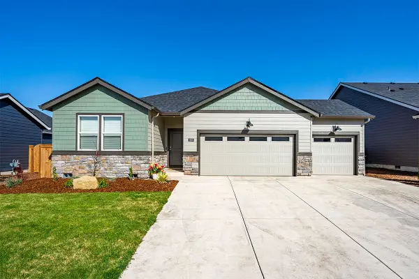 1928 Hannah, Medford, OR 97504