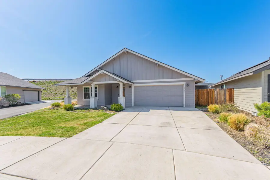 1641 NE 3rd Court, Redmond, OR 97756 - #3