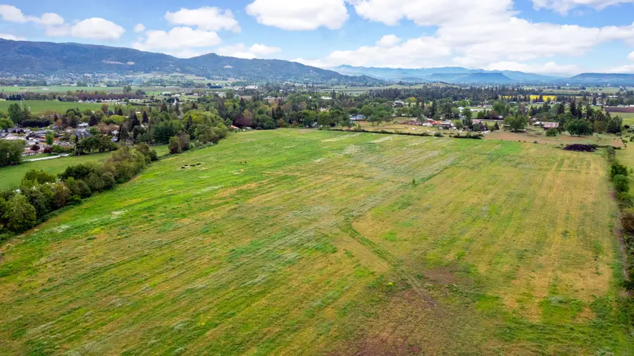 Address Withheld By Seller, Medford, OR 97501 - Image #2