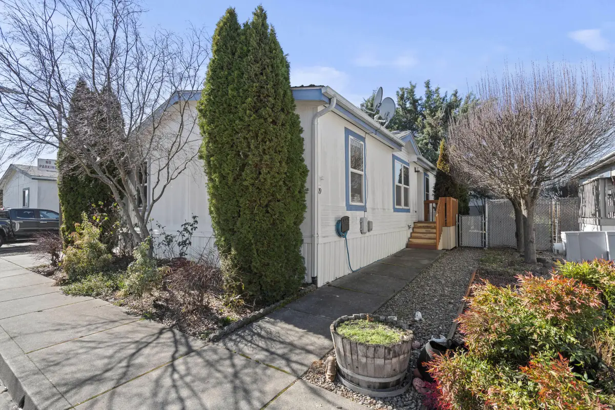 2552 Thorn Oak, Medford, OR 97501 - Image #1