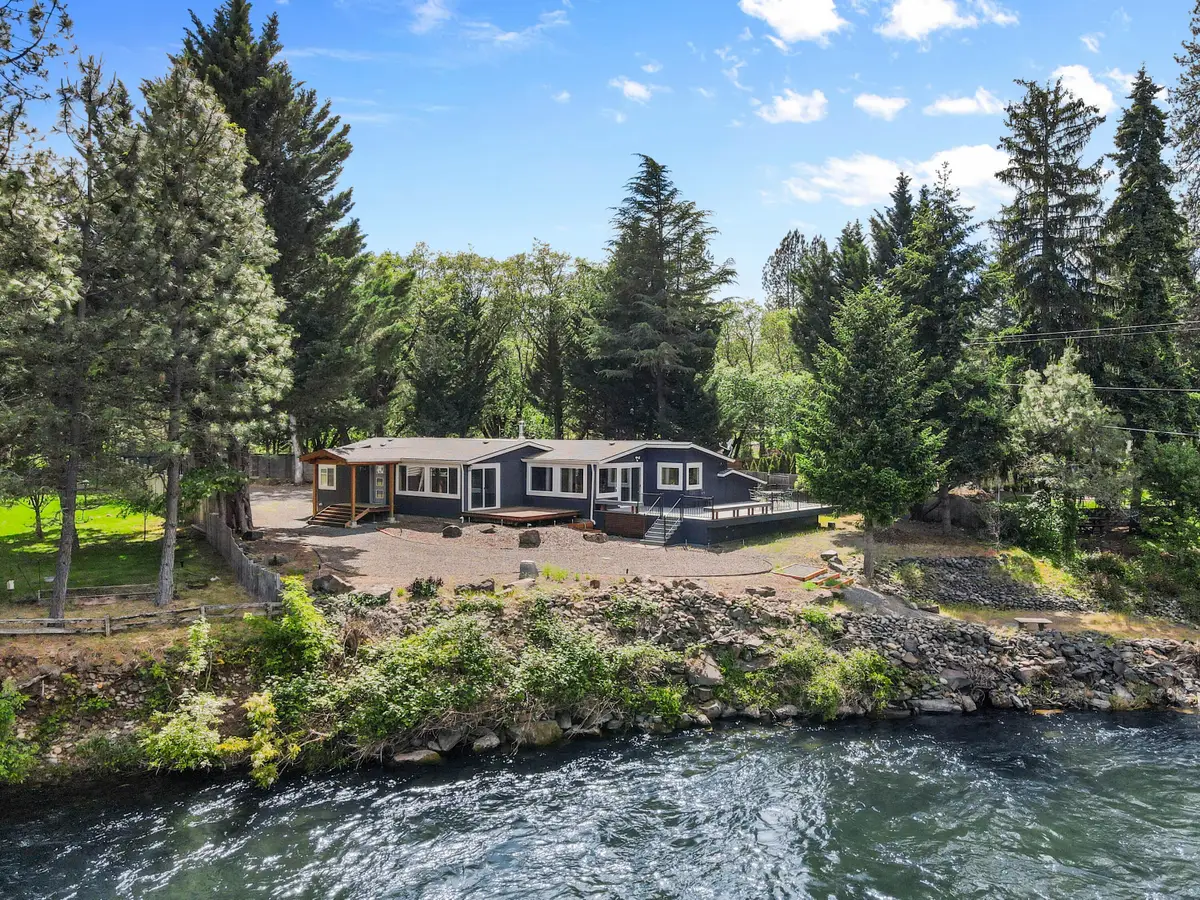 84 Meadow, Shady Cove, OR 97539 - Image #1