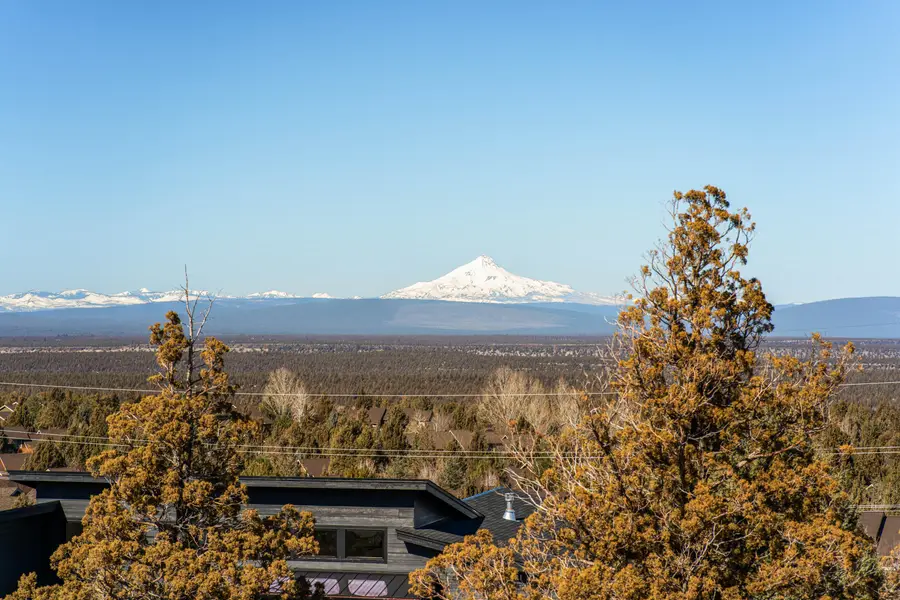 904 Highland View, Redmond, OR 97756 - Image #3