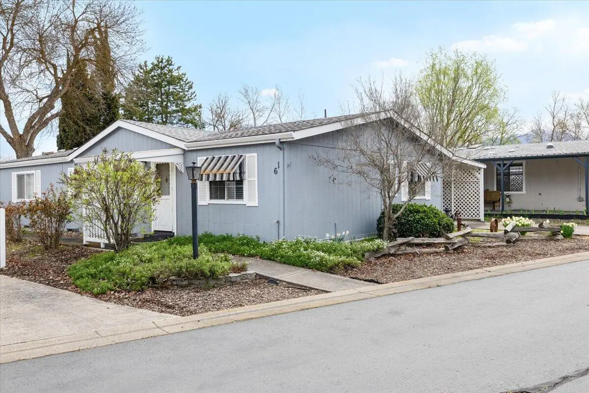 4624 S Pacific Highway #61, Phoenix, OR 97535 - Image #1