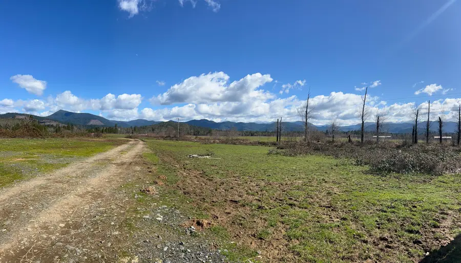 2131 White Schoolhouse, Cave Junction, OR 97523 - Image #2