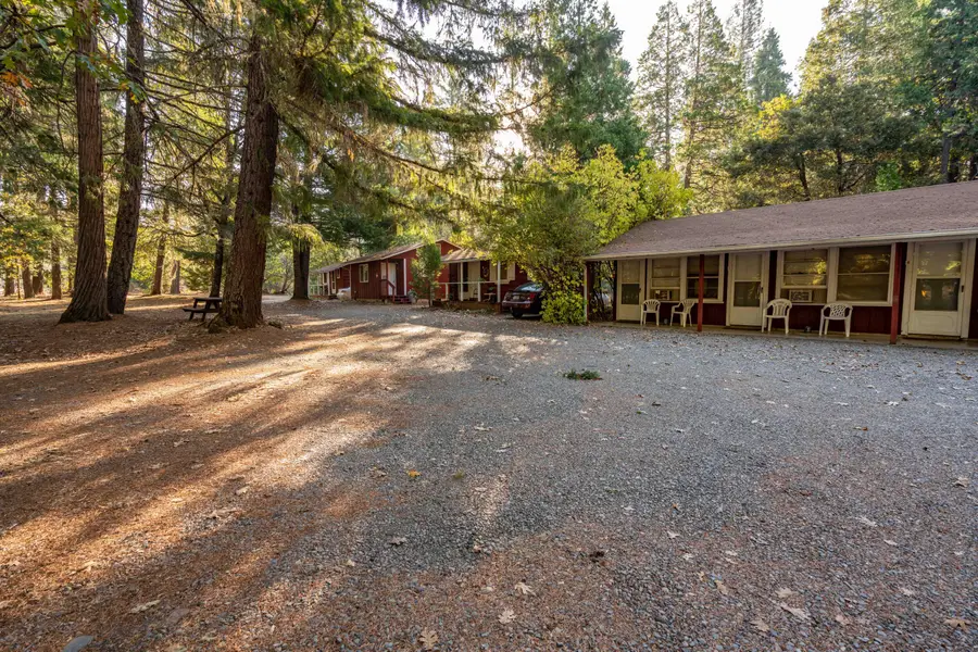 7903 Caves, Cave Junction, OR 97523 - Image #2