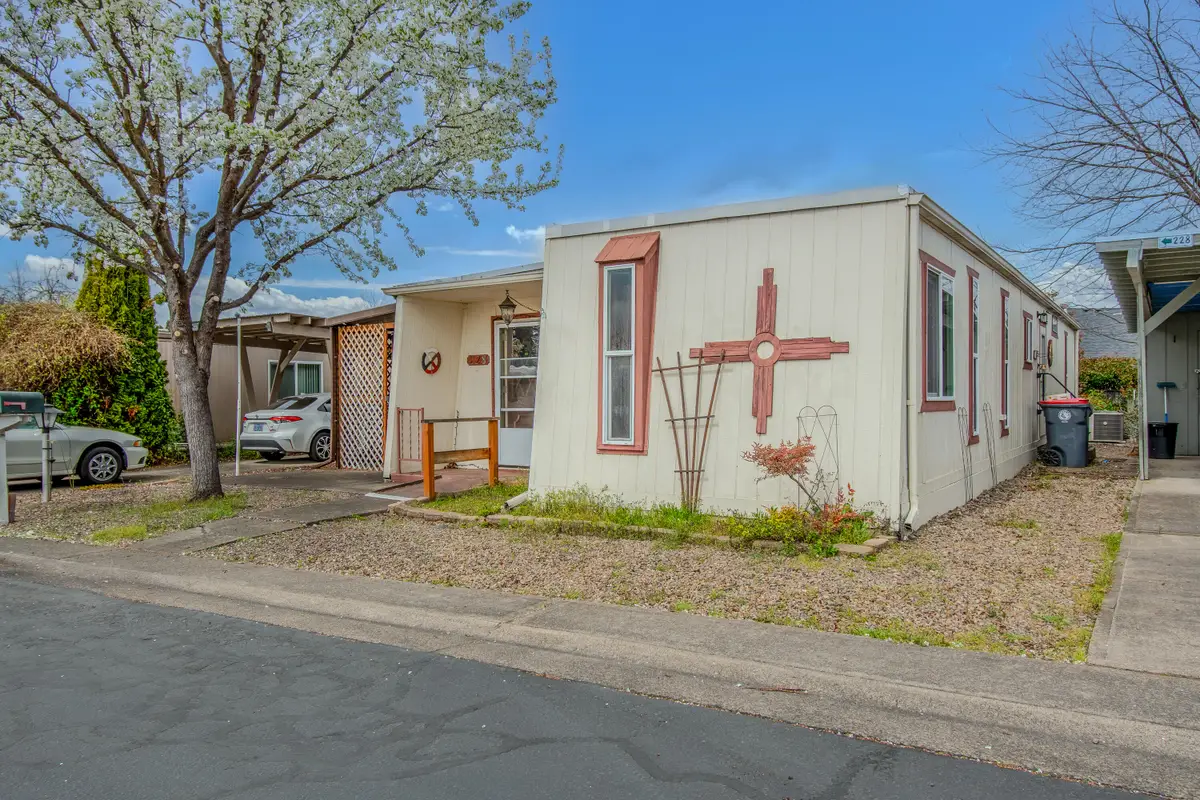 2252 Table Rock, Medford, OR 97501 - Image #1