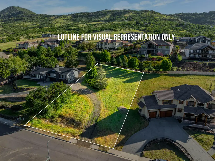 5626 Fallbrook, Medford, OR 97504 - Image #2