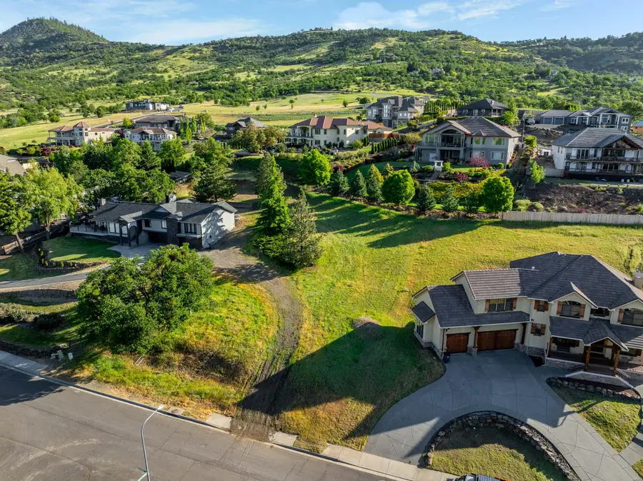 5626 Fallbrook, Medford, OR 97504 - Image #3