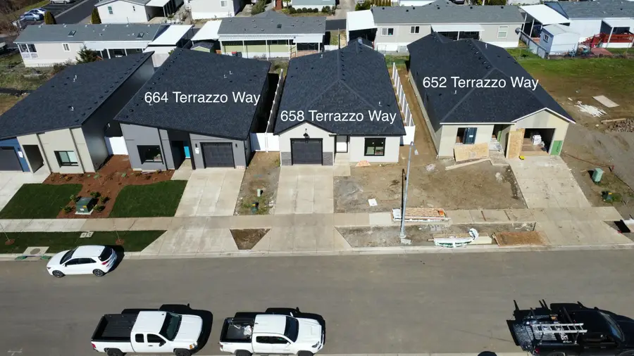 652 Terrazzo, Medford, OR 97501 - Image #3