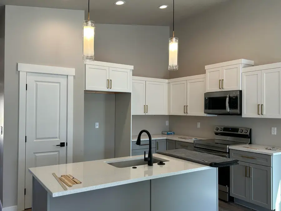 651 Terrazzo, Medford, OR 97501 - Image #2