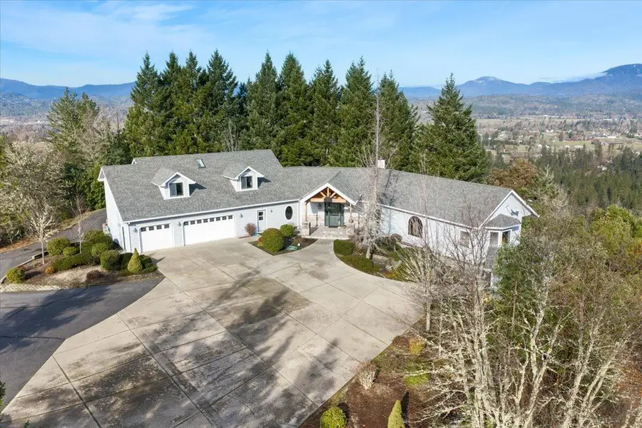 3601 Campus View Drive, Grants Pass, OR 97527 - Image #3