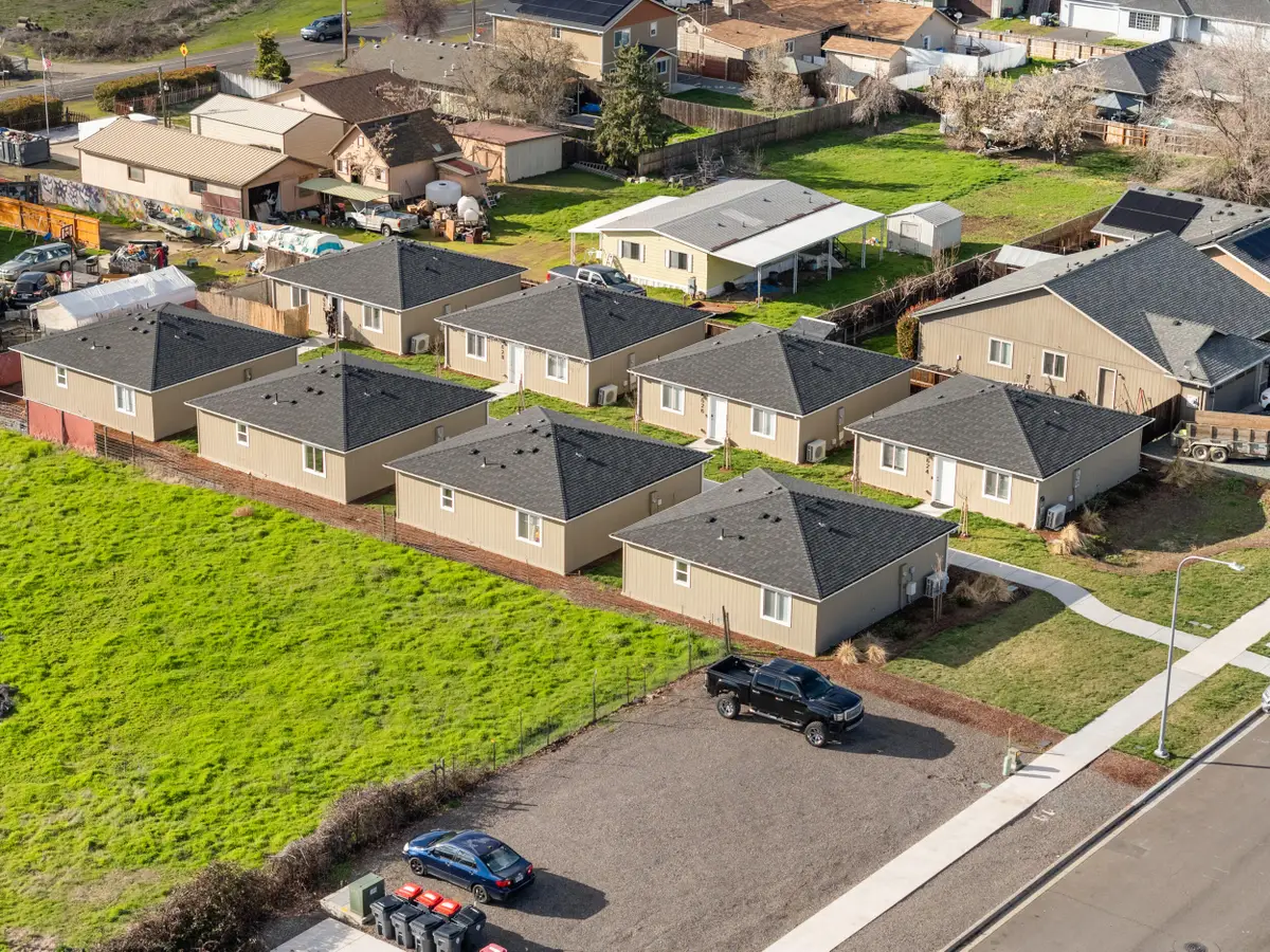 634 Colinwood, Medford, OR 97501 - Image #1