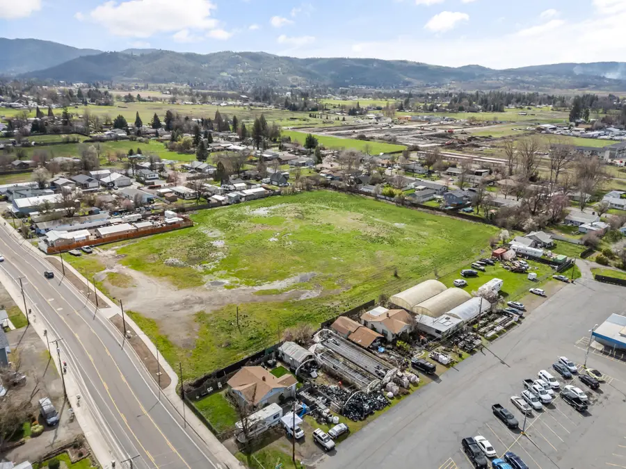 110 Lozier, Medford, OR 97501 - Image #3