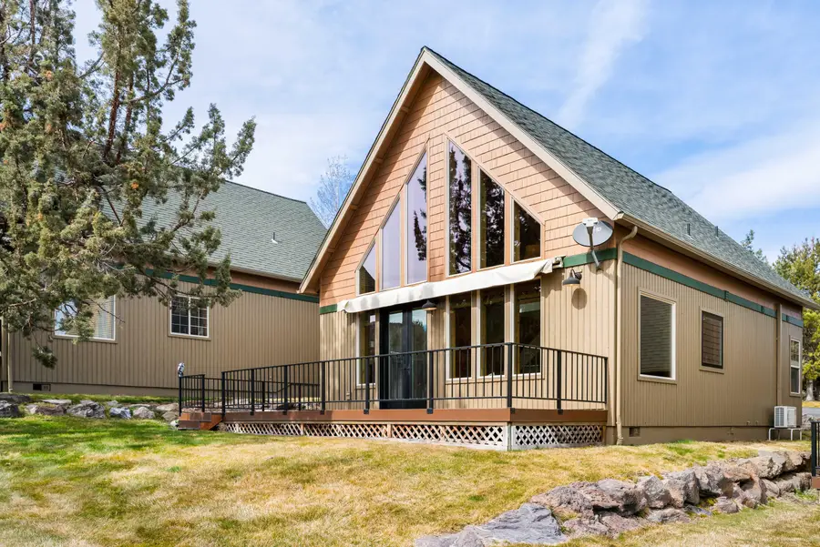 8998 Cliff Swallow, Redmond, OR 97756 - Image #2