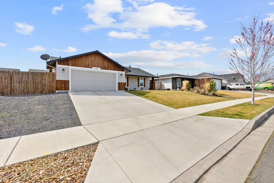 681 NE Begonia, Madras, OR 97741 - Image #3