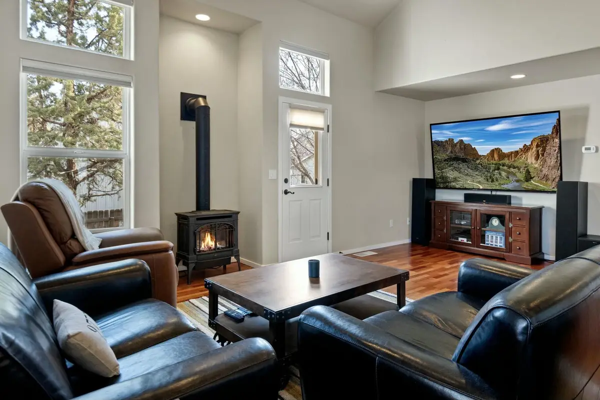 438 NW 19th Street #19, Redmond, OR 97756 - Image #1